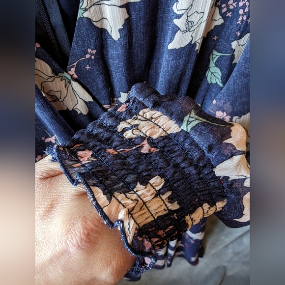 Navy midi dress size large - Picture 2 of 3